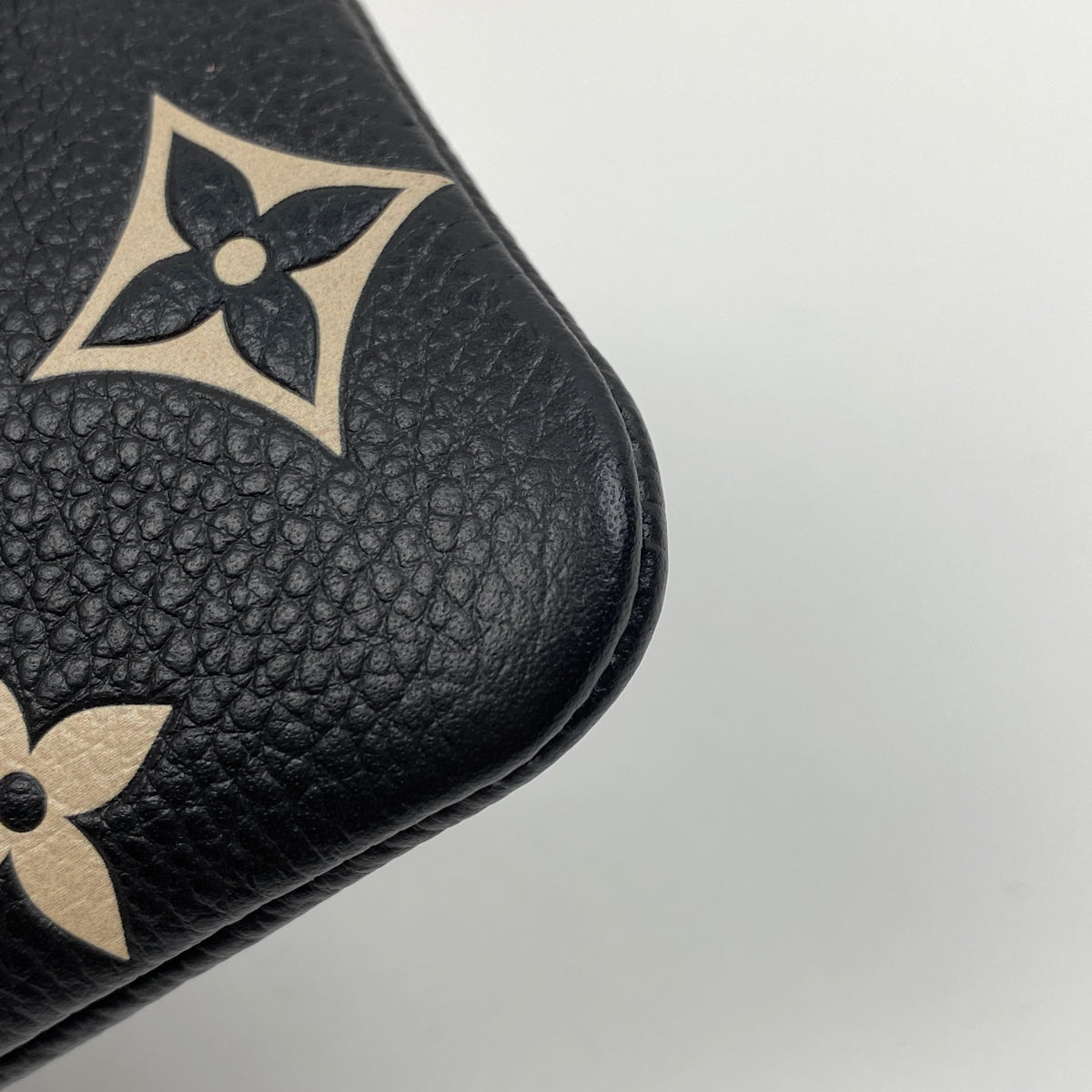 ルイ・ヴィトン ブラック キーケース ルイ・ヴィトン カードキーケース ポシェット・クレ M80885