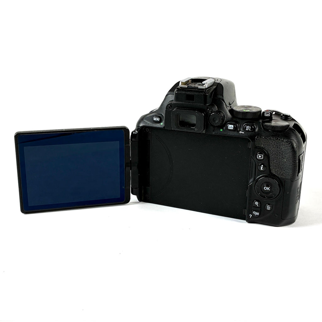 ニコン Nikon D5600 ボディ ［ジャンク品］ デジタル 一眼レフカメラ 【中古】cambb