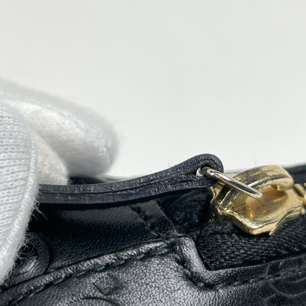 グッチ グッチシマ ポーチ GG柄 シグネチャー 化粧ポーチ シマレザー ブラック 141810 レディース 【中古】brbag