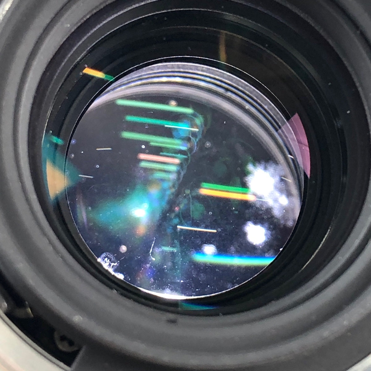 希少【美品】動作◎ ニコン Ai-s Nikkor 105mm F1.8 086 ニコン Ai-S NIKKOR 105mm F1.8 中古の通販 by バイセル ラクマ