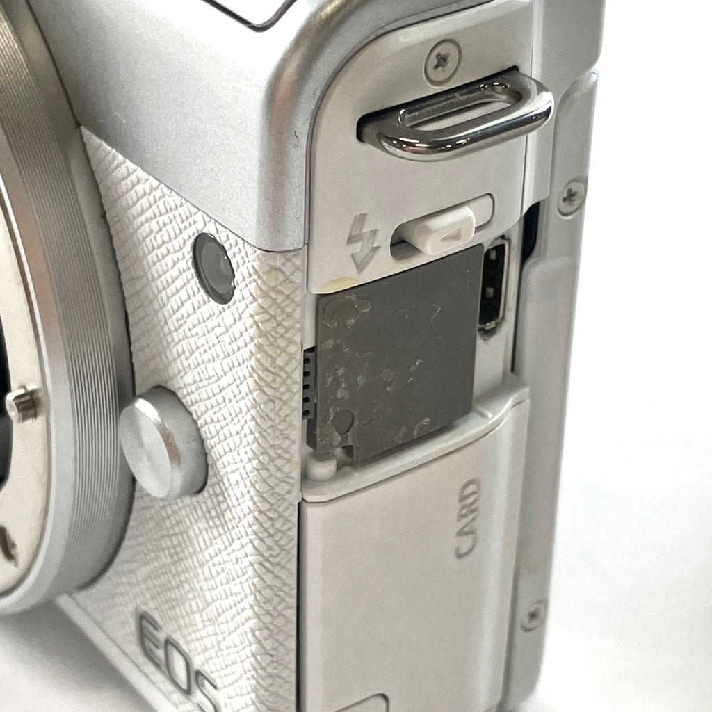 キヤノン Canon EOS M200 + EF-M 18-150mm F3.5-6.3 IS STM デジタル ミラーレス 一眼カメラ 【中古】