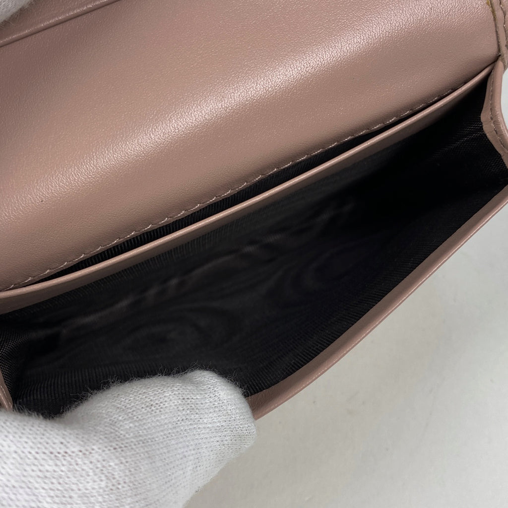 グッチ グッチシマ カードケース 名刺 リボン 札入れ カードケース シマレザー ピンク 406924 レディース 【中古】 brbag