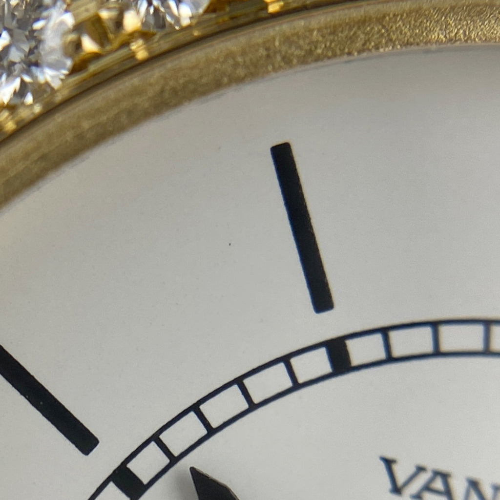ヴァンクリーフ＆アーペル クラシック ラ コレクション ダイヤベゼル 18632B2 腕時計 YG レザー ダイヤモンド クォーツ ホワイト レディース 【中古】 
 ラッピング可