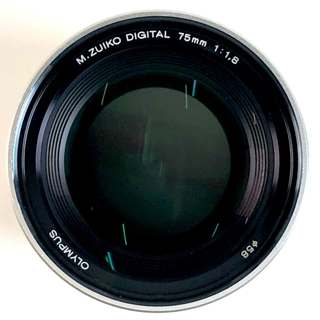 オリンパス OLYMPUS M.ZUIKO DIGITAL ED 75mm F1.8 シルバー 一眼カメラ用レンズ（オートフォーカス） 【中古】