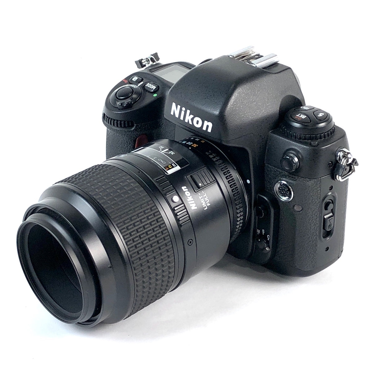 バイセル公式】ニコン Nikon F100 ＋ AF MICRO NIKKOR 105mm F2.8D フィルム オートフォーカス 一眼レフカメラ  【中古】 - バイセルブランシェ