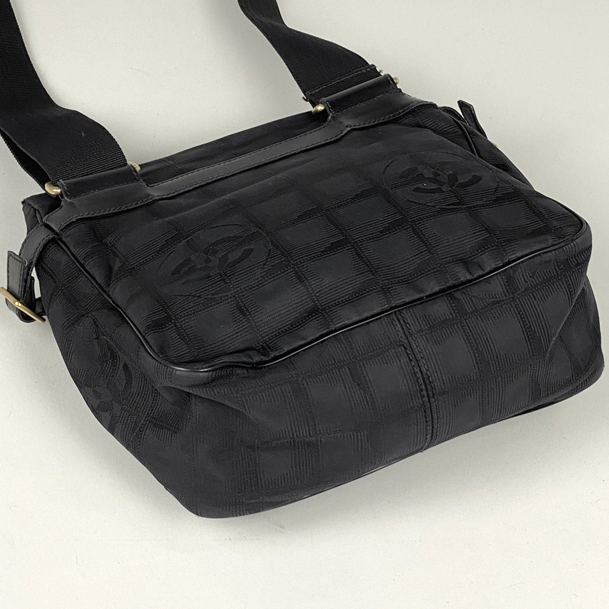 FENDI】メッセンジャーバッグ ロゴライン ナイロン ブラック 無くせ