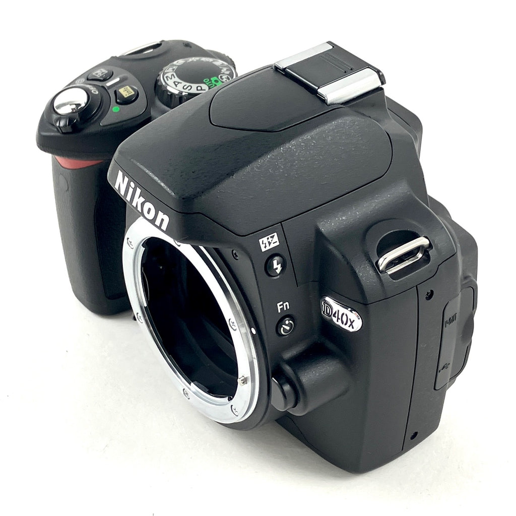 バイセル公式】ニコン Nikon D40X + AF-S DX NIKKOR 18-200mm F3.5-5.6 ...