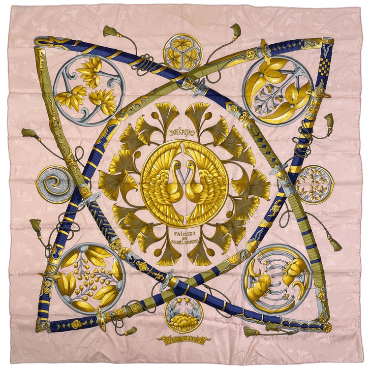 エルメス カレ 90 DAIMYO PRINCES DU SOLEIL LEVANT 大名 日出る国の皇子 家紋 スカーフ シルク ピンク マルチカラー レディース 【中古】brbag