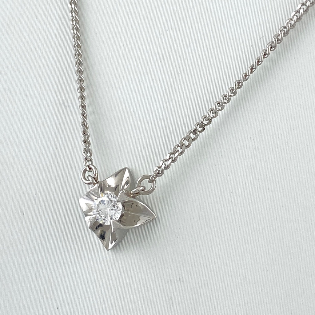 【在庫一掃】 ダイヤモンド デザインネックレス プラチナ ペンダント ネックレス Pt850 ダイヤモンド レディース 【中古】nbjwl