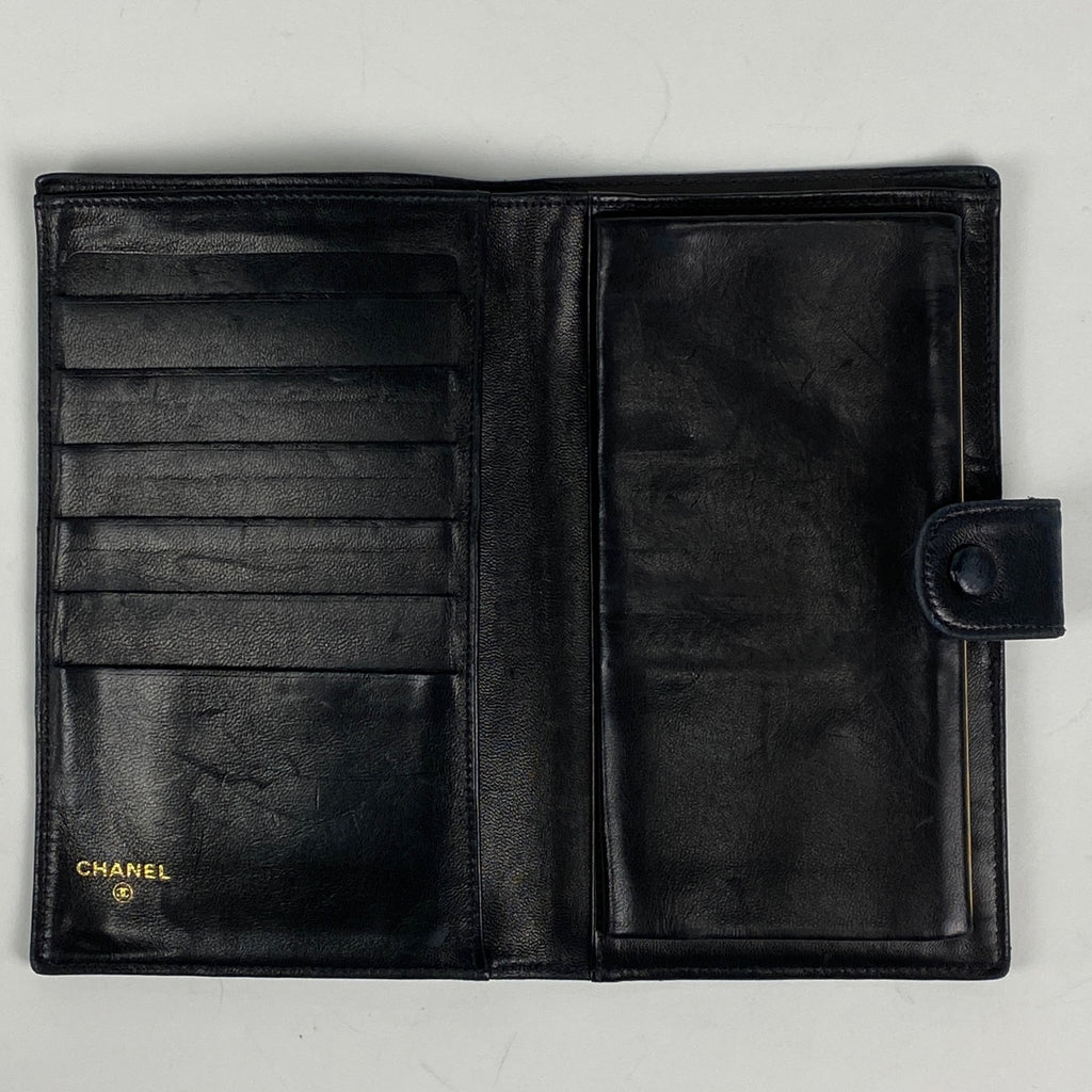 シャネル ココマーク 二つ折り 長財布 がま口 長財布 レザー ブラック レディース 【中古】 
 ラッピング可