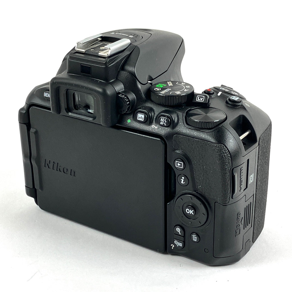 ニコン Nikon D5600 18-55 VR レンズキット デジタル 一眼レフカメラ 【中古】cambb