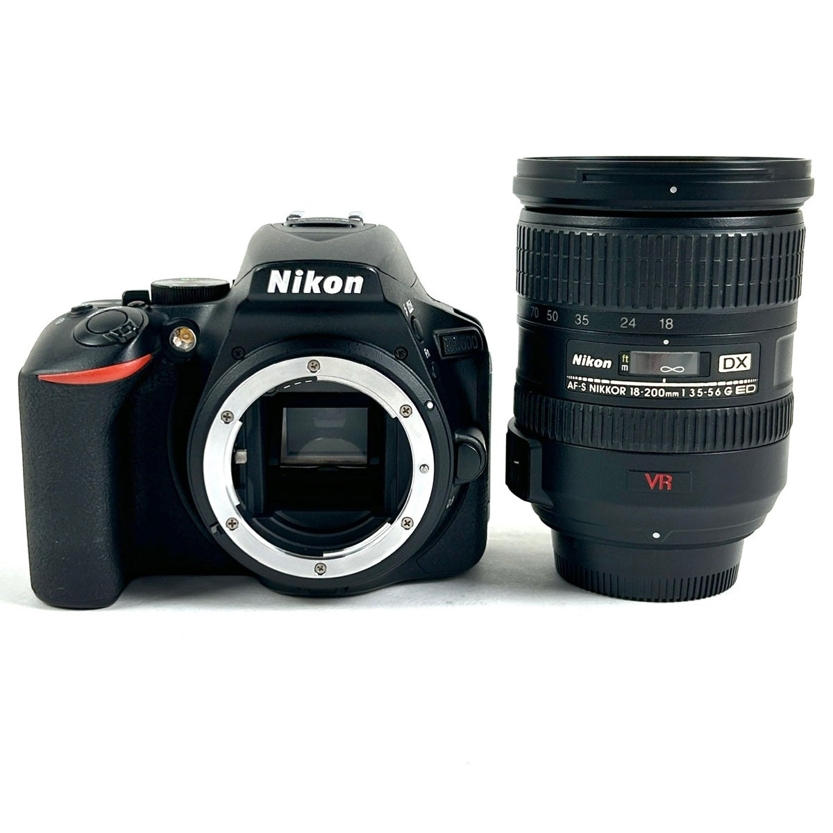 ニコン Nikon D5600 + AF-S DX NIKKOR 18-200mm F3.5-5.6G ED VR デジタル 一眼レフカメラ 【中古】