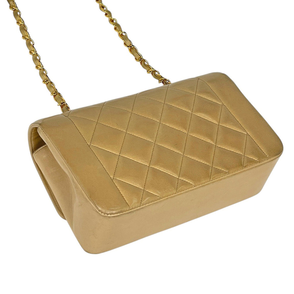 シャネル ショルダーバッグ ダイアナ マトラッセ シングルフラップ レザー ベージュ A01164 レディース 中古 brbag