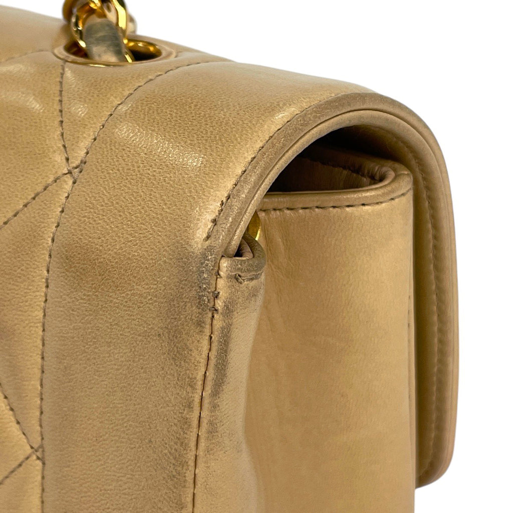 シャネル ショルダーバッグ ダイアナ マトラッセ シングルフラップ レザー ベージュ A01164 レディース 中古 brbag