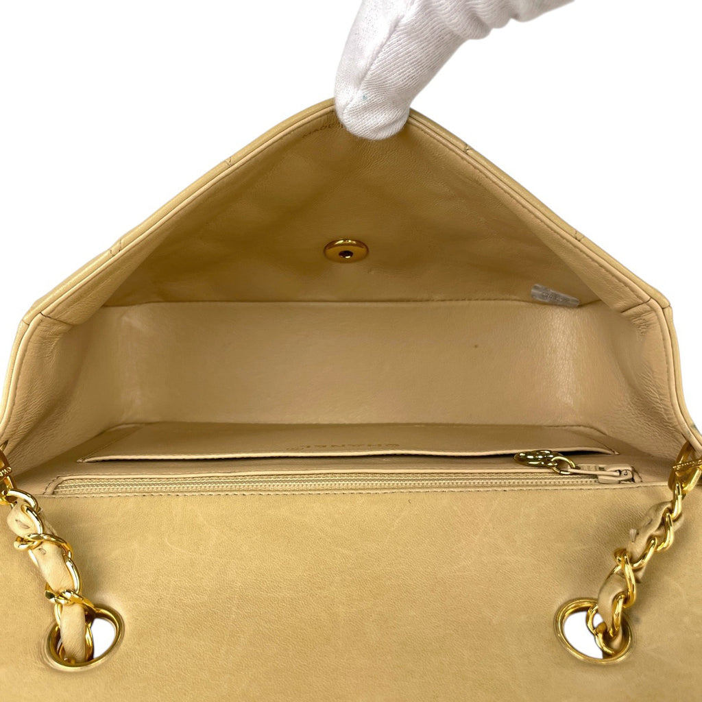 シャネル ショルダーバッグ ダイアナ マトラッセ シングルフラップ レザー ベージュ A01164 レディース 中古 brbag