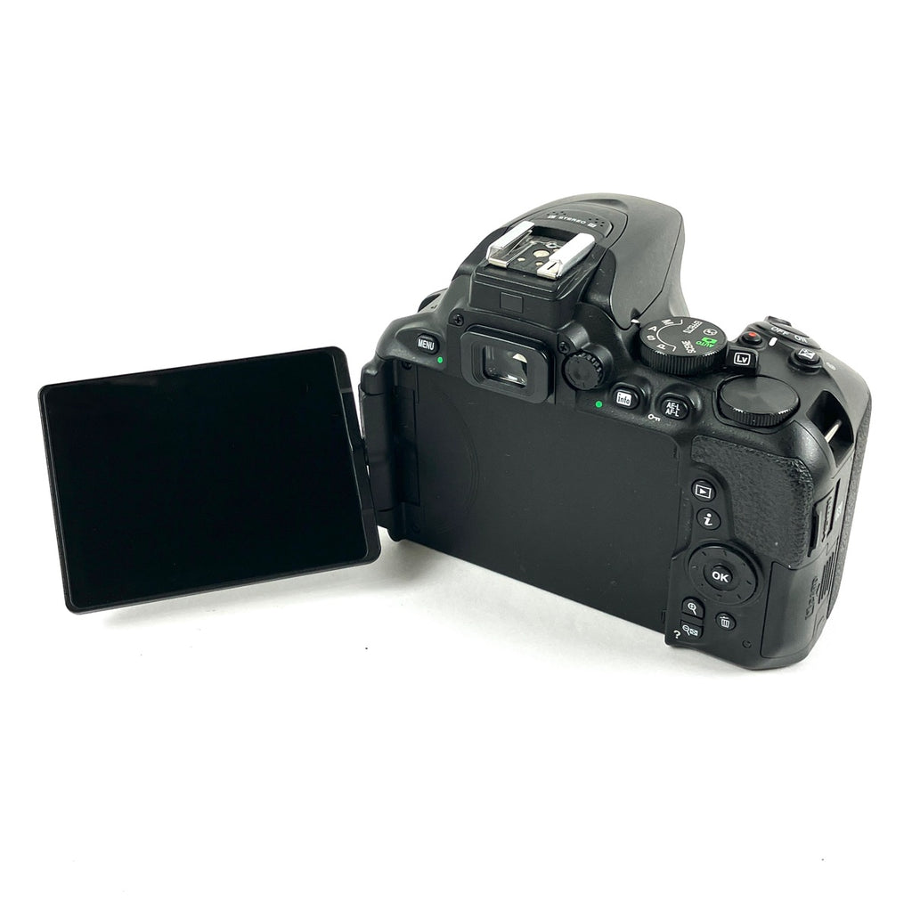 ニコン Nikon D5600 18-55 VR レンズキット デジタル 一眼レフカメラ 【中古】cambb