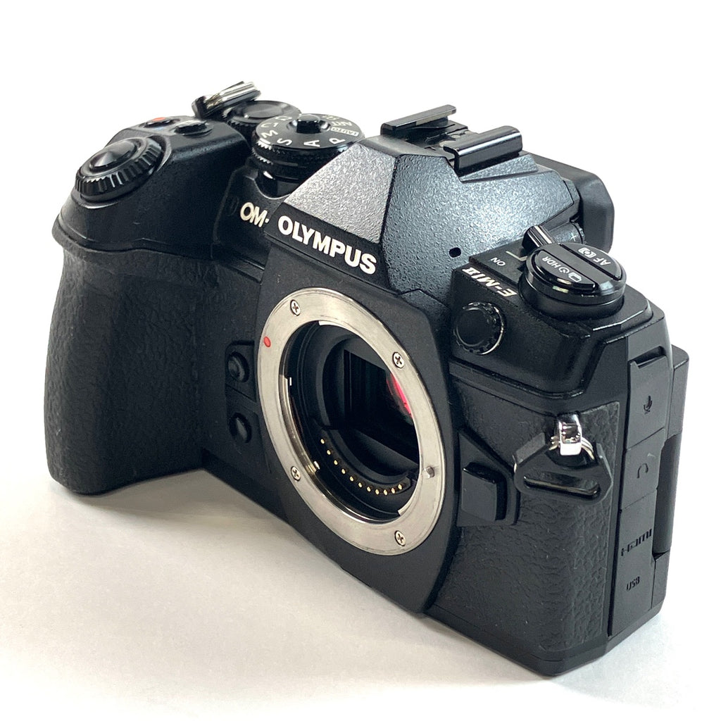 オリンパス OLYMPUS OM-D E-M1 Mark II ボディ+M.ZUIKO DIGITAL 40-150mm F4.0-5.6 R ブラック デジタル ミラーレス 一眼カメラ 【中古】