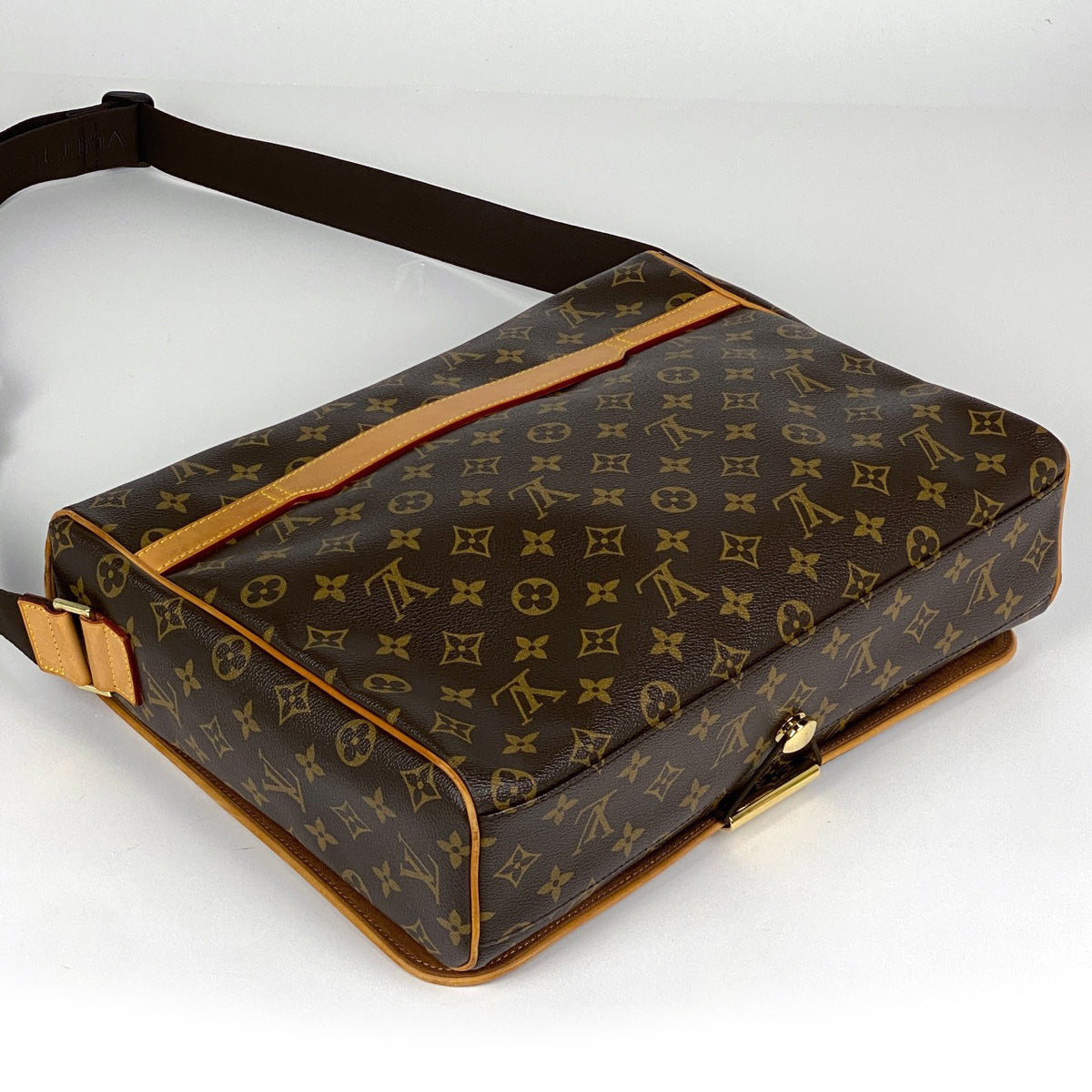 LOUIS VUITTON】メッセンジャーバッグ アベス モノグラム