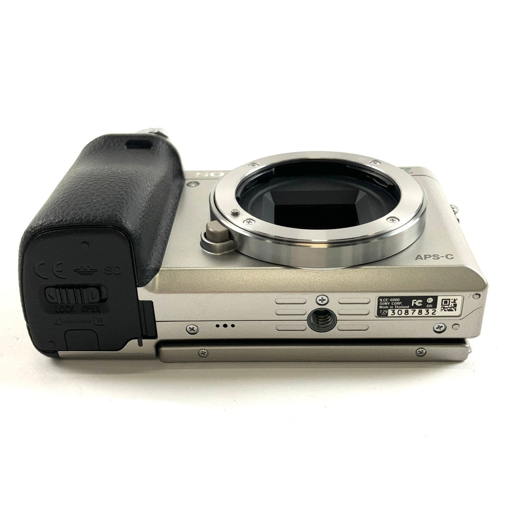 ソニー SONY α6000 ボディ ILCE-6000 S シルバー デジタル ミラーレス 一眼カメラ 【中古】