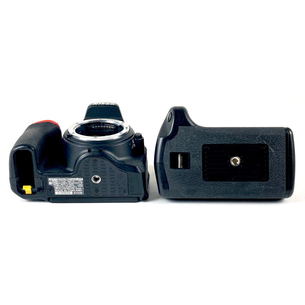 ニコン Nikon D5600 ボディ デジタル 一眼レフカメラ 【中古】