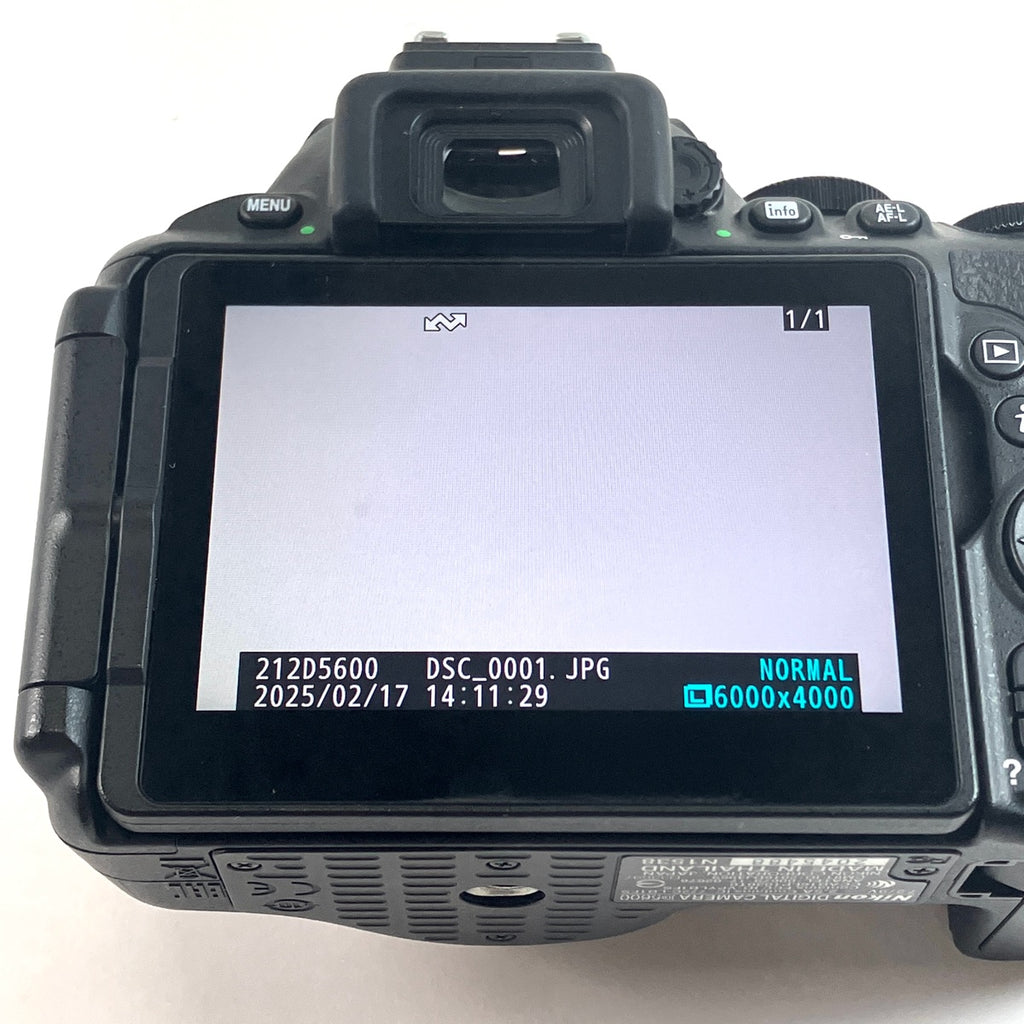 ニコン Nikon D5600 ダブルズームキット デジタル 一眼レフカメラ 【中古】