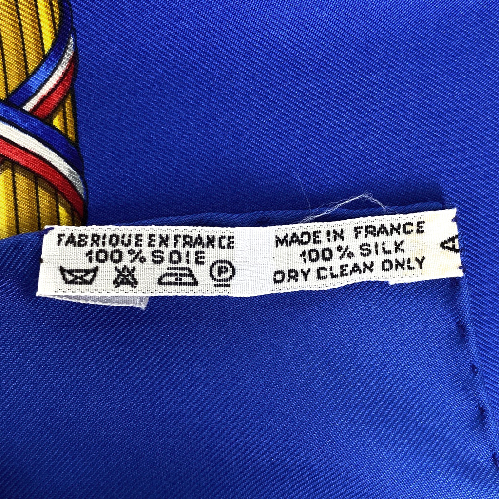 エルメス カレ 90 LIBERTE EGALITE FRATERNITE REPUBLIQUE FRANCAISE 1789 1789年フランス革命を記念して スカーフ シルク ブルー レッド マルチカラー レディース 【中古】 
 ラッピング可