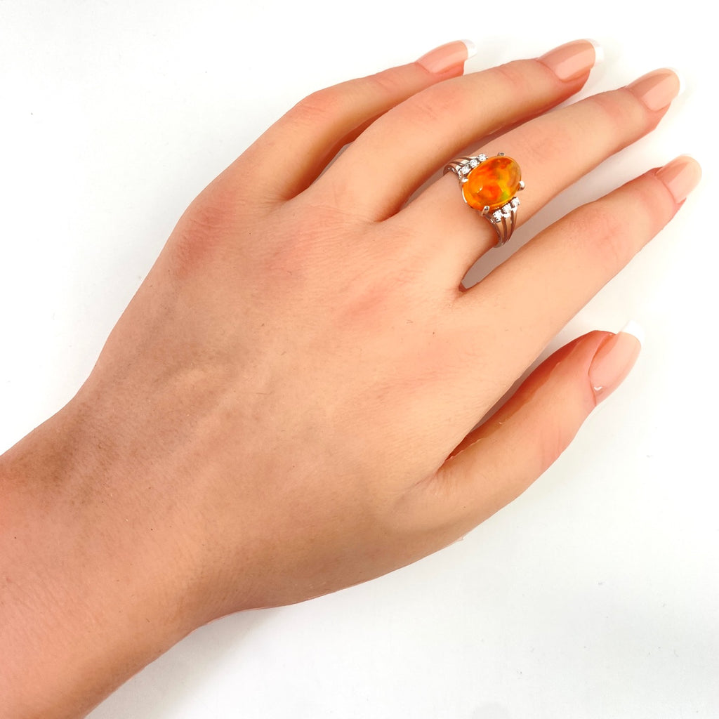 ファイアオパール デザインリング プラチナ 指輪 メレダイヤ リング 15.5号 Pt900 ダイヤモンド ファイアオパール レディース 【中古】nbjwl