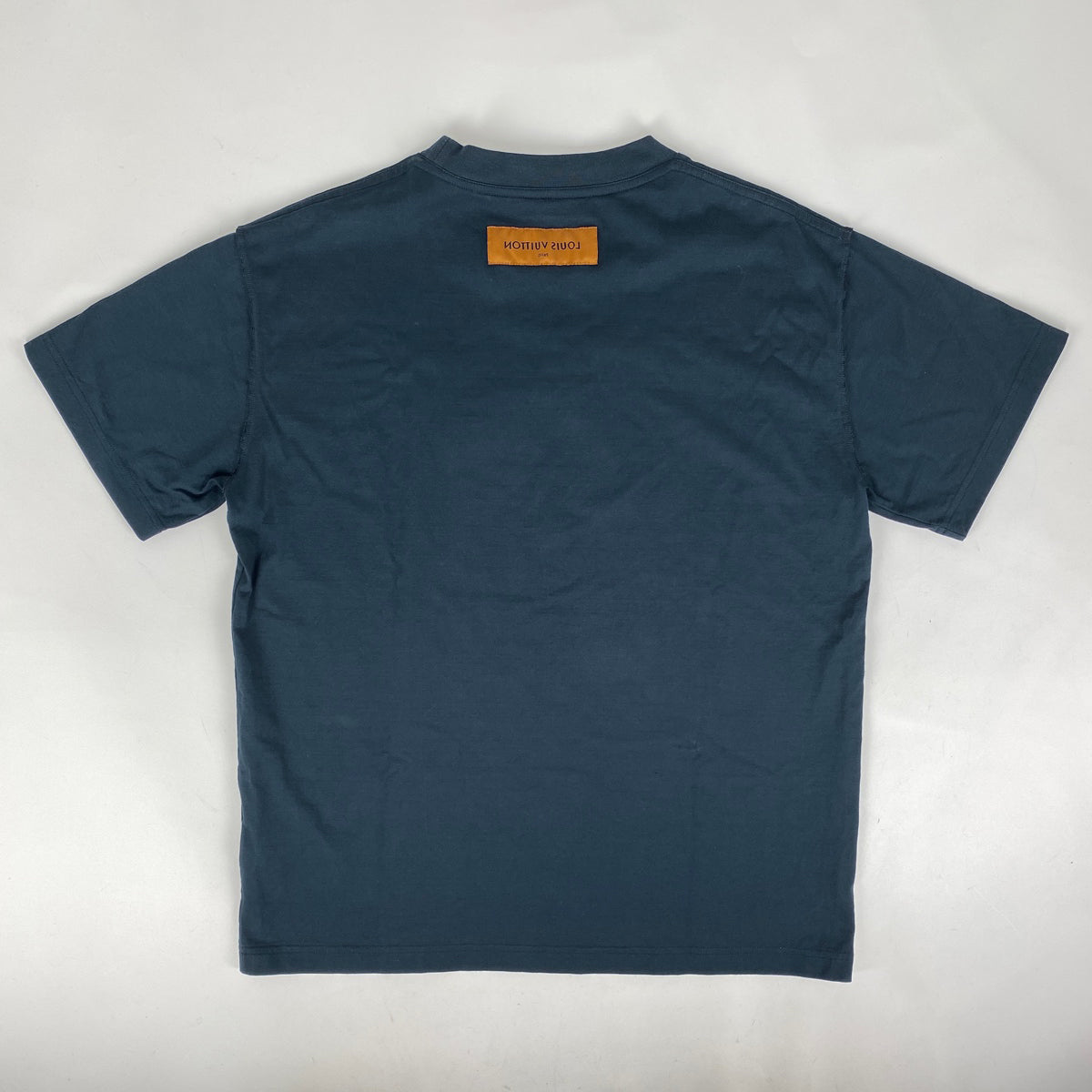 バイセル公式】ルイ・ヴィトン ロゴ Tシャツ エンボスロゴ LV トップス 半袖Ｔシャツ コットン ネイビー メンズ 【中古】 - バイセルブランシェ