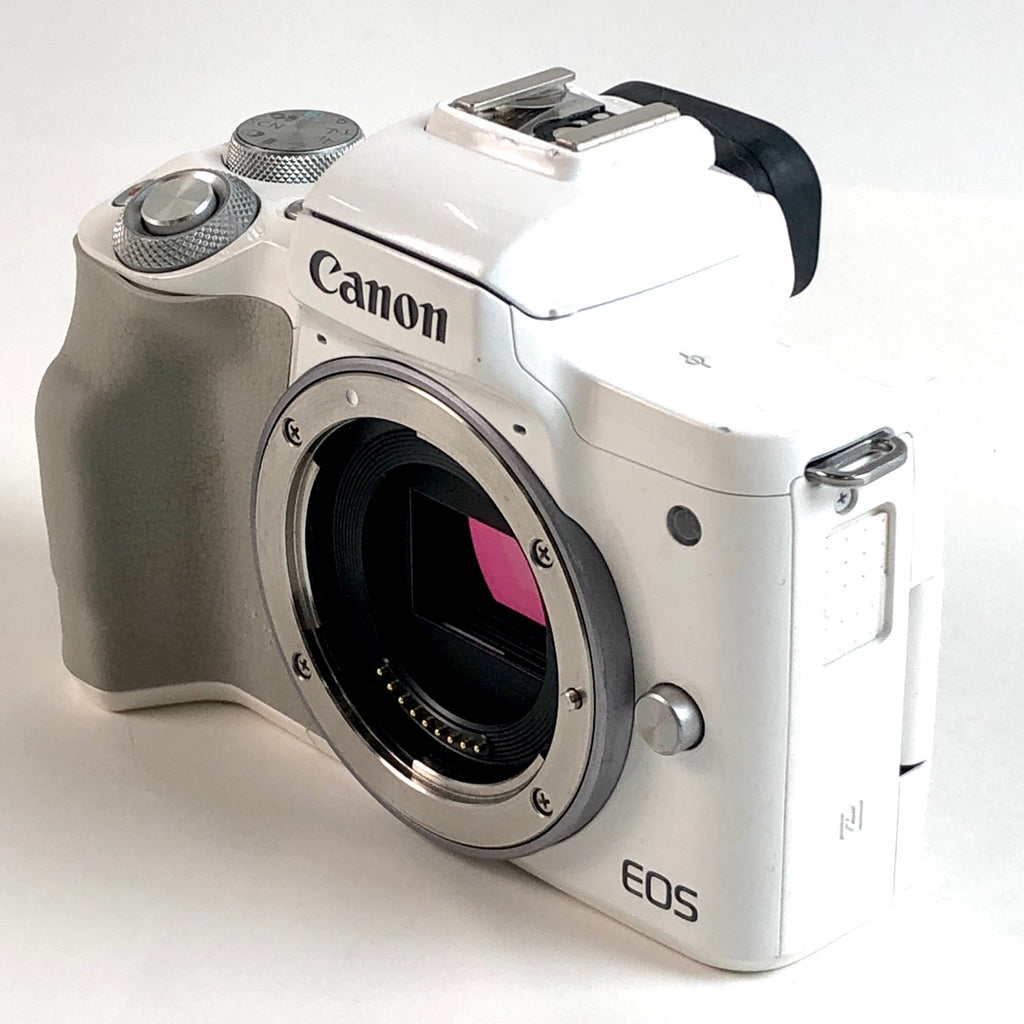 キヤノン Canon EOS Kiss M ホワイト ＋ Contemporary 16mm F1.4 DC DN (EOS M用) デジタル ミラーレス 一眼カメラ 【中古】