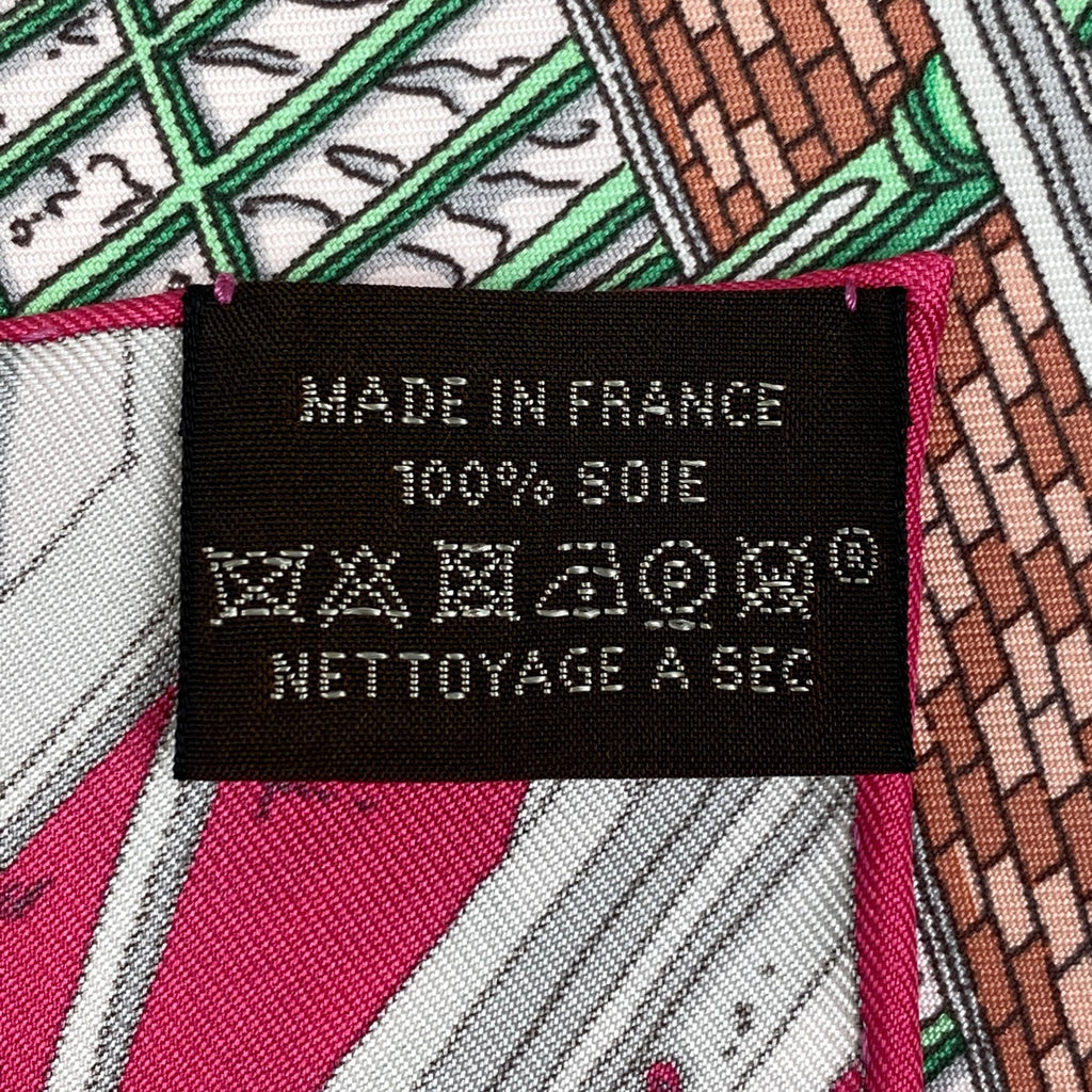 エルメス カレ 90 LE GRAND PRIX AU FAUBOURG フォーブルのグランプリ スカーフ スカーフ シルク ピンク マルチカラー レディース 【中古】 ラッピング可