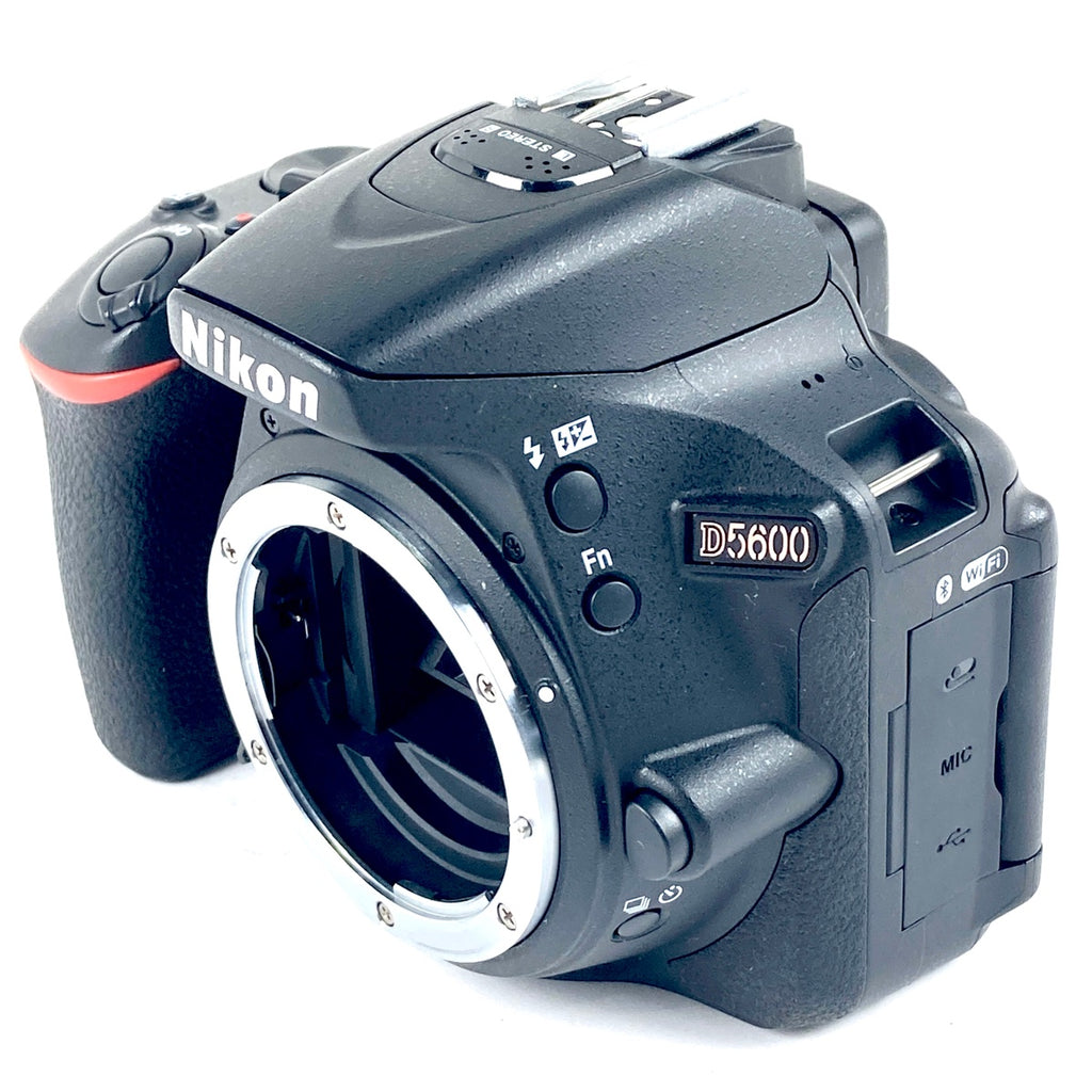 ニコン Nikon D5600 ダブルズームキット デジタル 一眼レフカメラ 【中古】