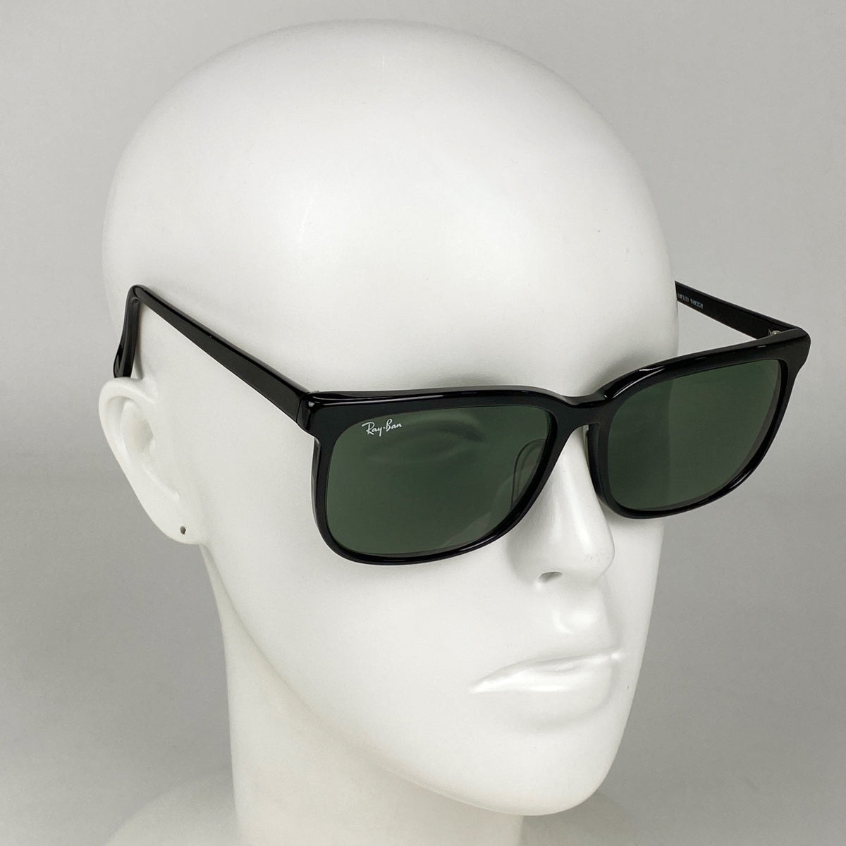 【極美品】Ray-Ban サングラス BENNETT ベネット #10　ブラック バイセル公式】【最終値引き】 レイバン ロゴ サングラス アイ