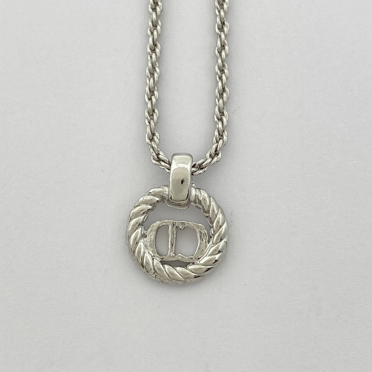 ★Dior ヴィンテージネックレス☆CDラウンド・シルバー【未使用】♪ バイセル公式】クリスチャンディオール ロゴ ネックレス CD