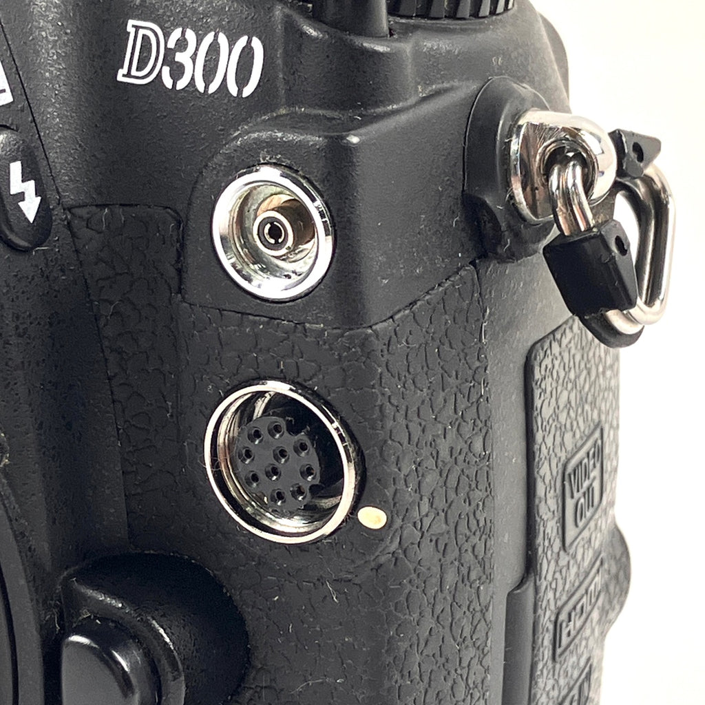 ニコン Nikon D300 ボディ デジタル 一眼レフカメラ 【中古】