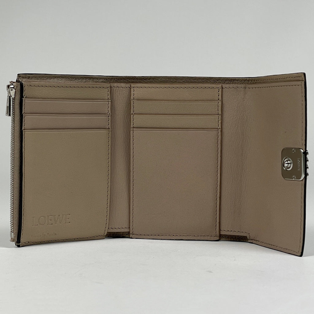 ロエベ アナグラム 三つ折り 財布 ロゴ 三つ折り財布 レザー グレージュ レディース 【中古】brbag