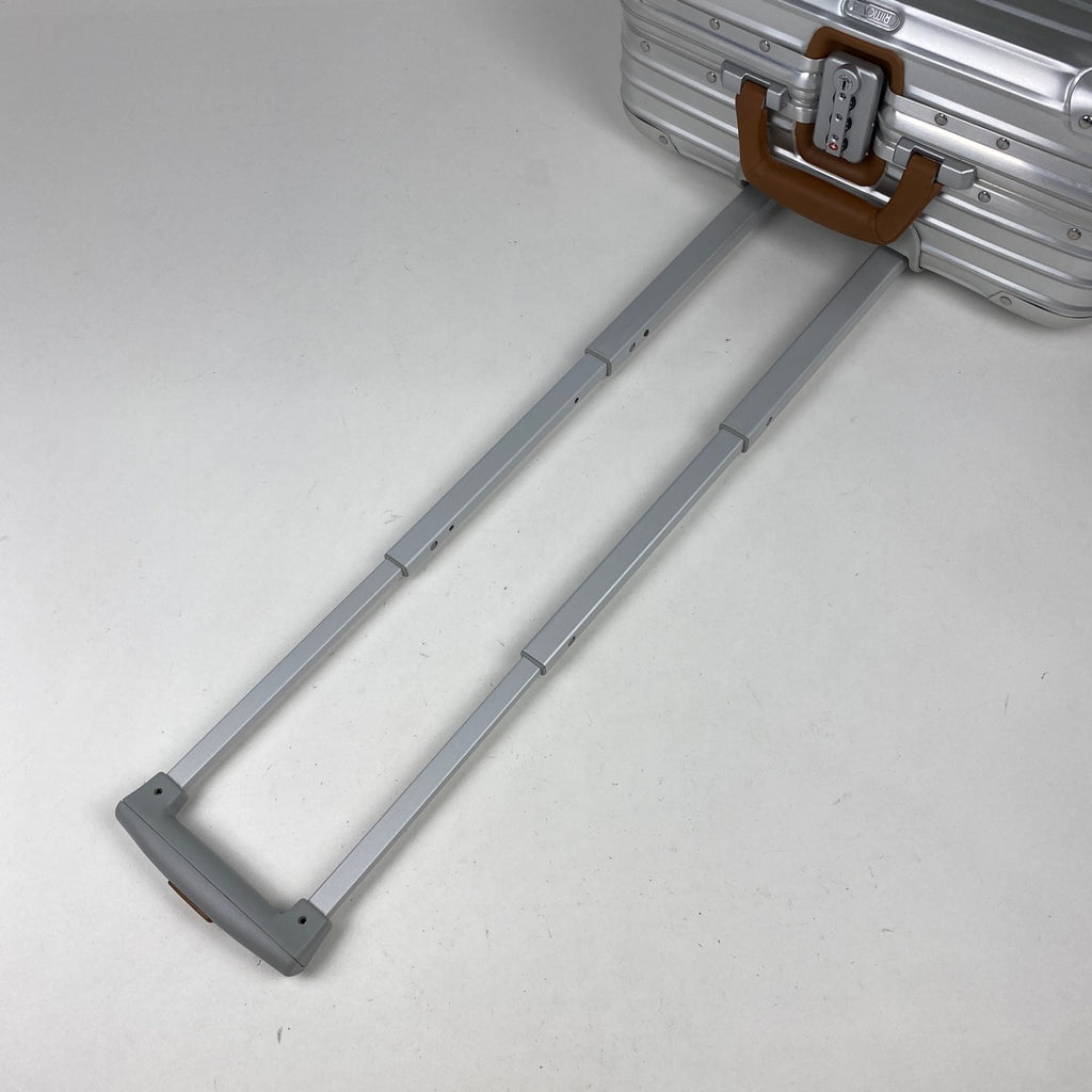 リモワ トパーズ ビジネス トローリー 2輪 TSAロック TOPAS BUSINESS TROLLY キャリーバッグ アルミ シルバー レディース 【中古】brbag