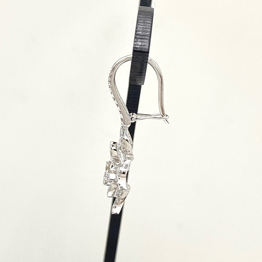 グラフ ワイルド フラワー ピアス メレダイヤ ピアス 750 ダイヤモンド レディース 【中古】brjwl