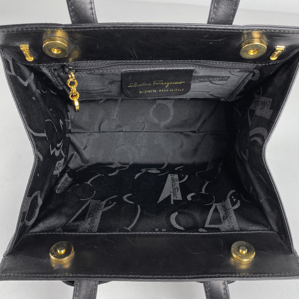 ✨極美品✨ フェラガモ ヴァラ ハンドバッグ ナイロン レザー ブラック 極 美品 サルバトーレフェラガモ ヴァラリボン レザー ナイロン