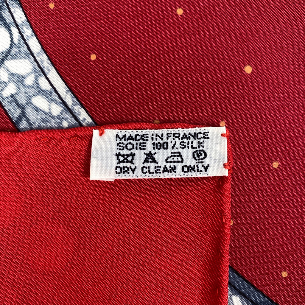 【在庫一掃】 エルメス カレ CAVALIERS DES NUAGES 雲の騎士 スカーフ シルク レッド マルチカラー レディース 【中古】 brbag