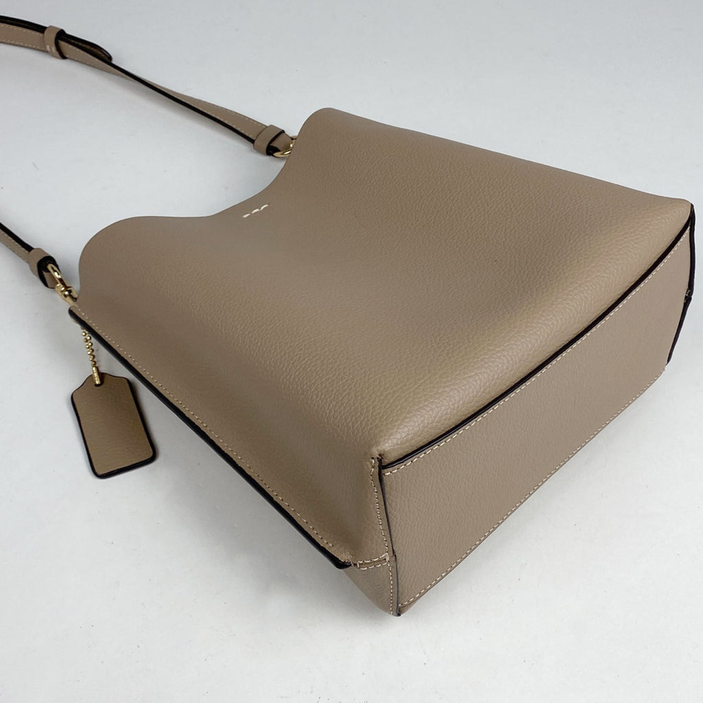 コーチ ロゴ ショルダーバッグ 斜め掛け ショルダーバッグ レザー ベージュ CA1777 レディース 【中古】brbag
