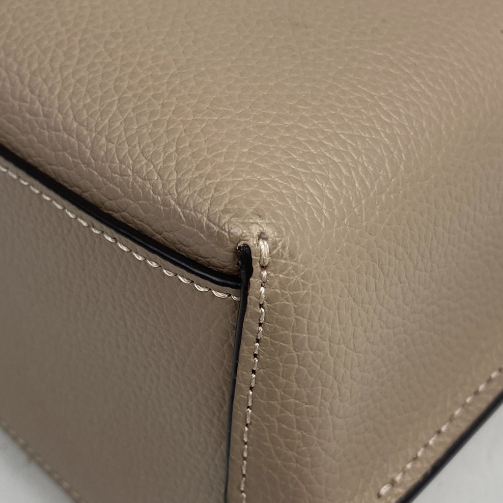 コーチ ロゴ ショルダーバッグ 斜め掛け ショルダーバッグ レザー ベージュ CA1777 レディース 【中古】brbag