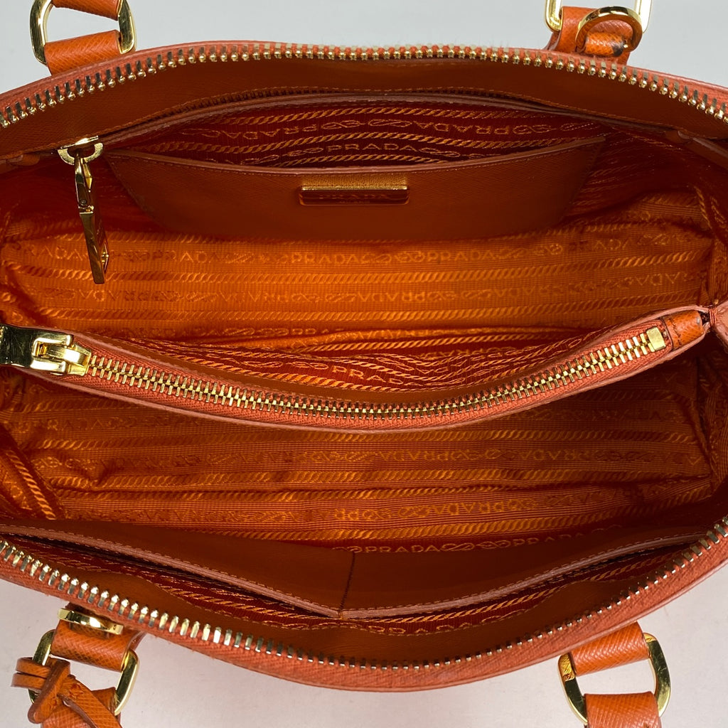 【最終値引き】 プラダ ロゴプレート ハンドバッグ 2WAY ショルダーバッグ プロムナード  ハンドバッグ レザー オレンジ レディース 【中古】 brbag