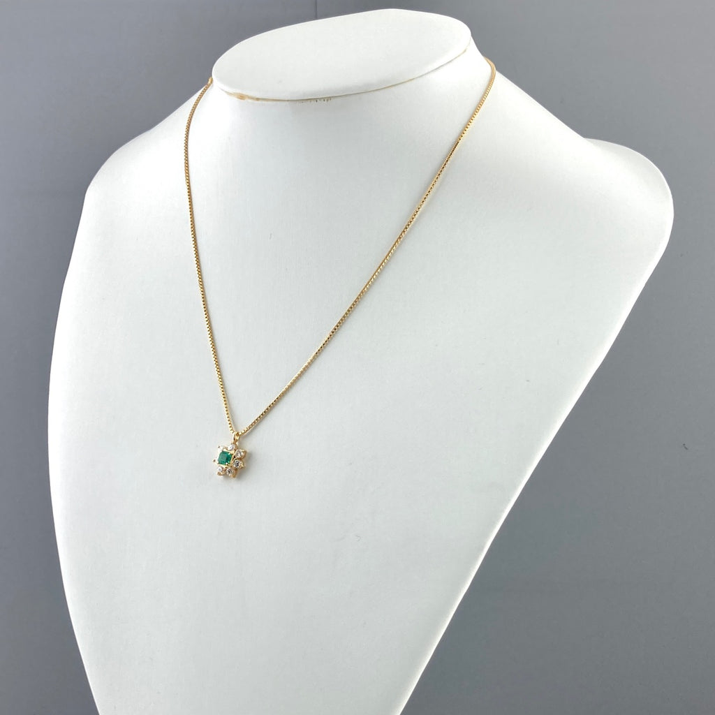 フラワーモチーフ デザインネックレス YG イエローゴールド ペンダント メレダイヤ 花 ネックレス K18 エメラルド ダイヤモンド レディース 【中古】 
 ラッピング可