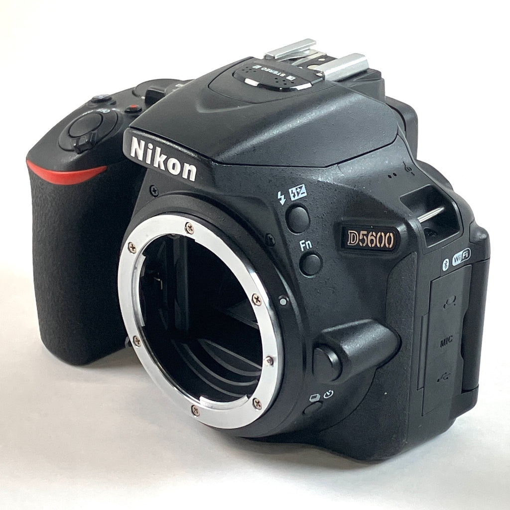 ニコン Nikon D5600 18-55 VR レンズキット デジタル 一眼レフカメラ 【中古】