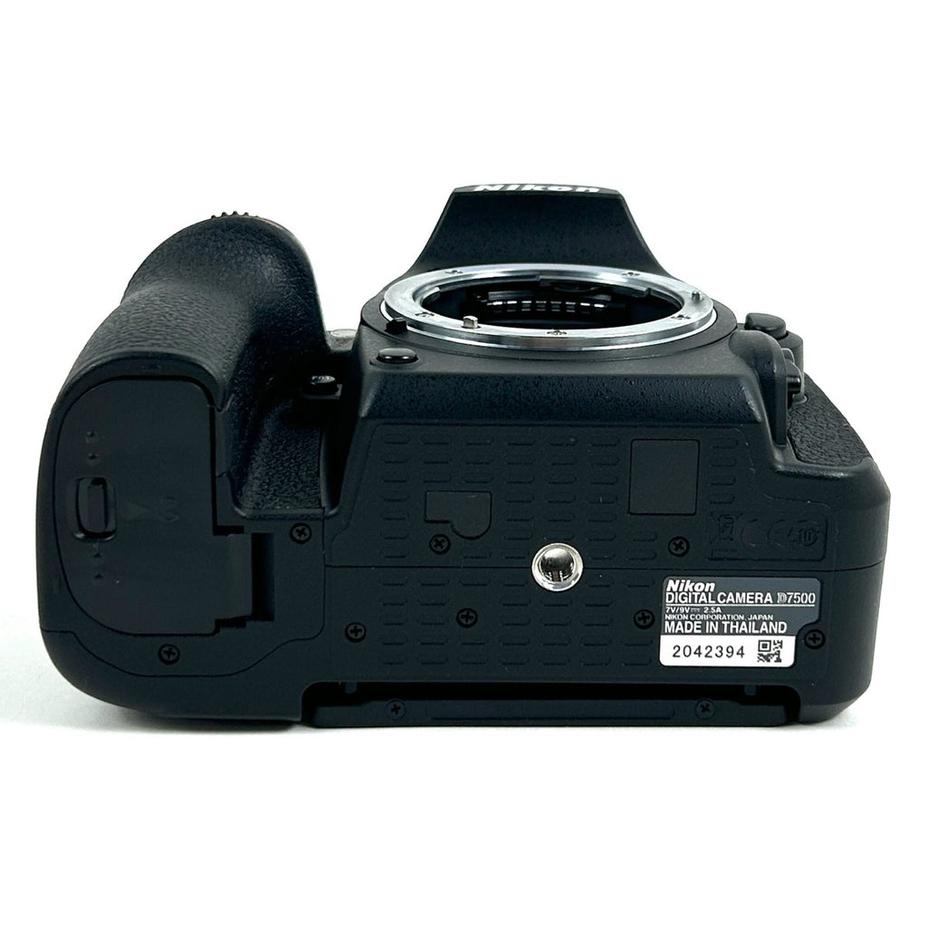 ニコン Nikon D7500 18-140 VR レンズキット デジタル 一眼レフカメラ 【中古】