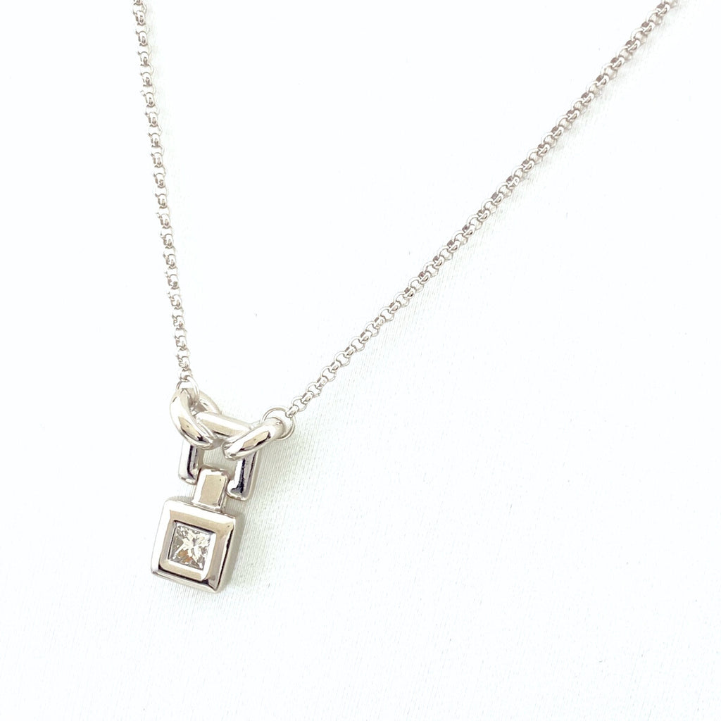 ダイヤモンド デザインネックレス ペンダント ネックレス K18 ダイヤモンド レディース 【中古】nbjwl