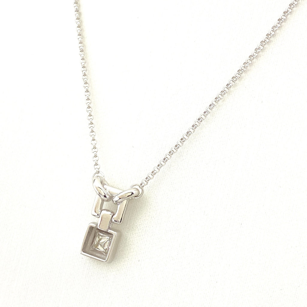 ダイヤモンド デザインネックレス ペンダント ネックレス K18 ダイヤモンド レディース 【中古】nbjwl