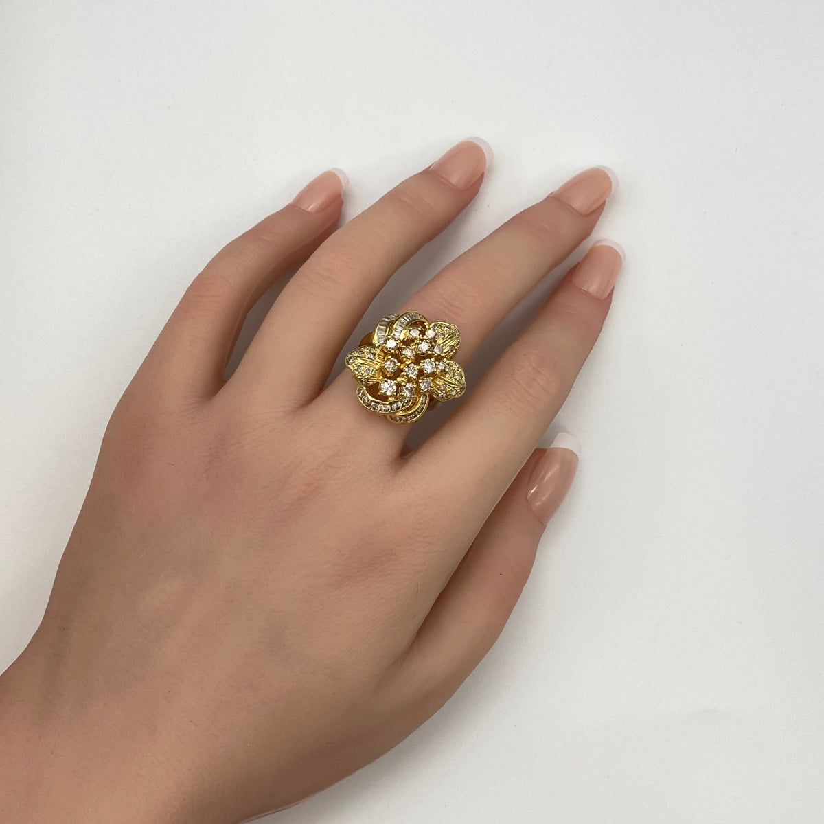 1000077357037-13_2048x.jpg?v=