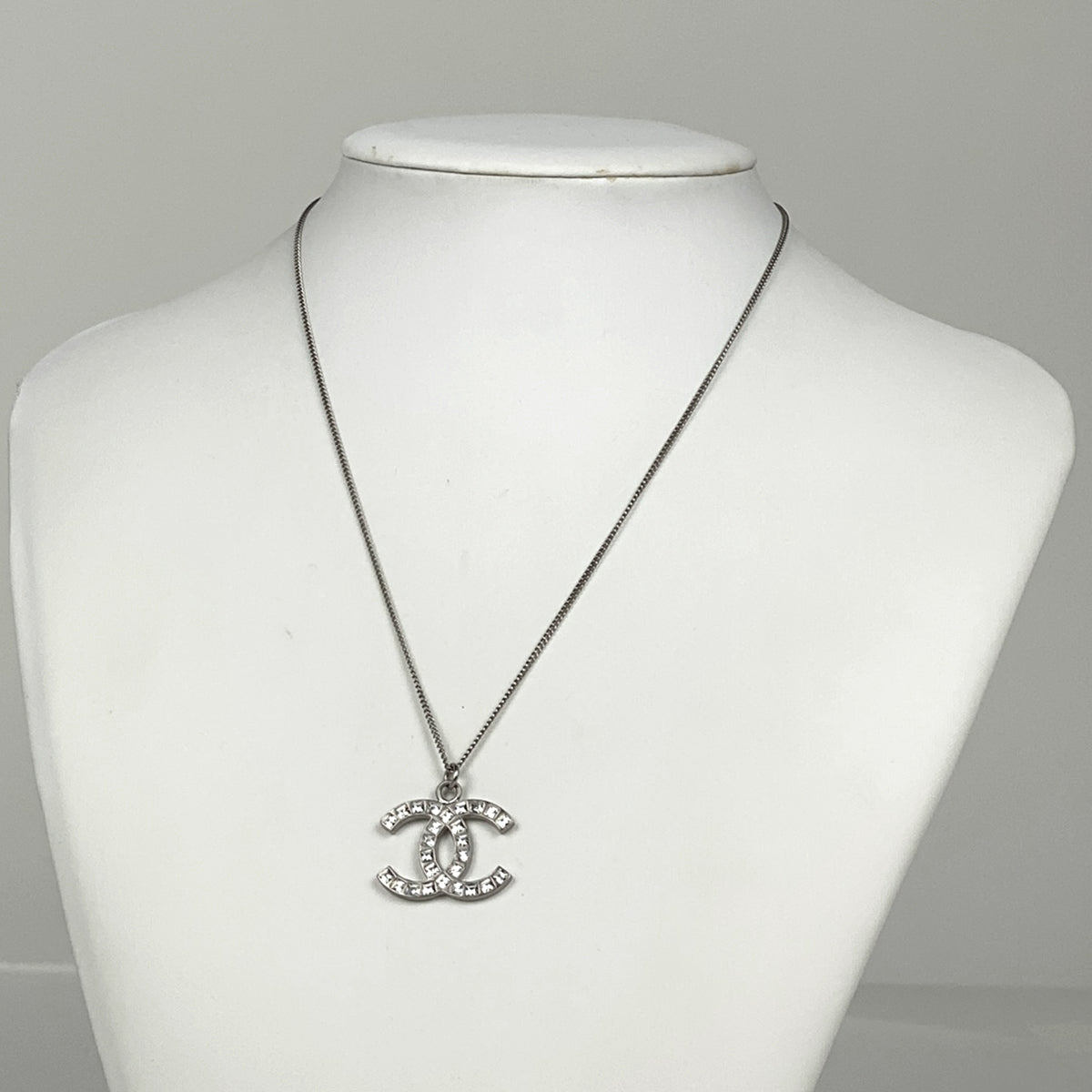 シャネル ココマーク ラインストーン ネックレス シルバー コメ 刻印 CHANEL シャネル ネックレス ココマークラインストーン シルバー
