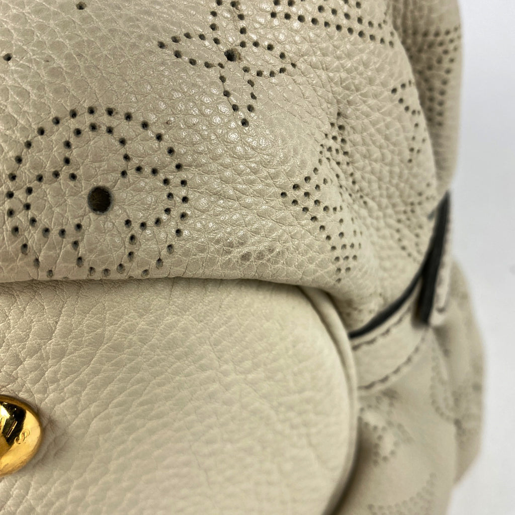 ルイ・ヴィトン XS パンチング ショルダーバッグ モノグラムマヒナ アイボリー レディース 【中古】brbag